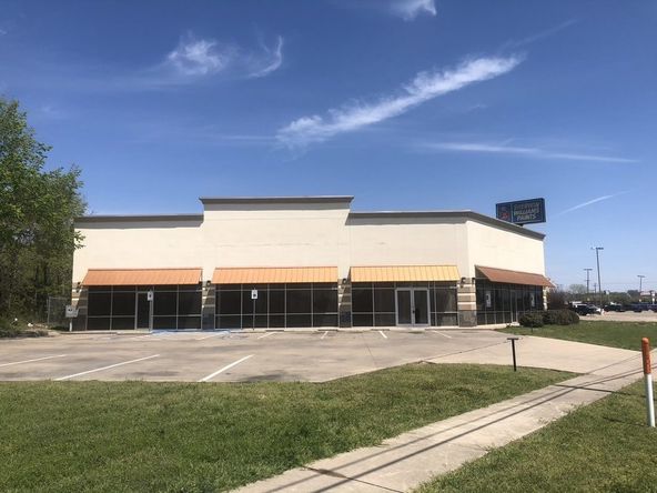 Former Advance Auto Parts - Sherman : 705 E Taylor St, Sherman, TX 75090
